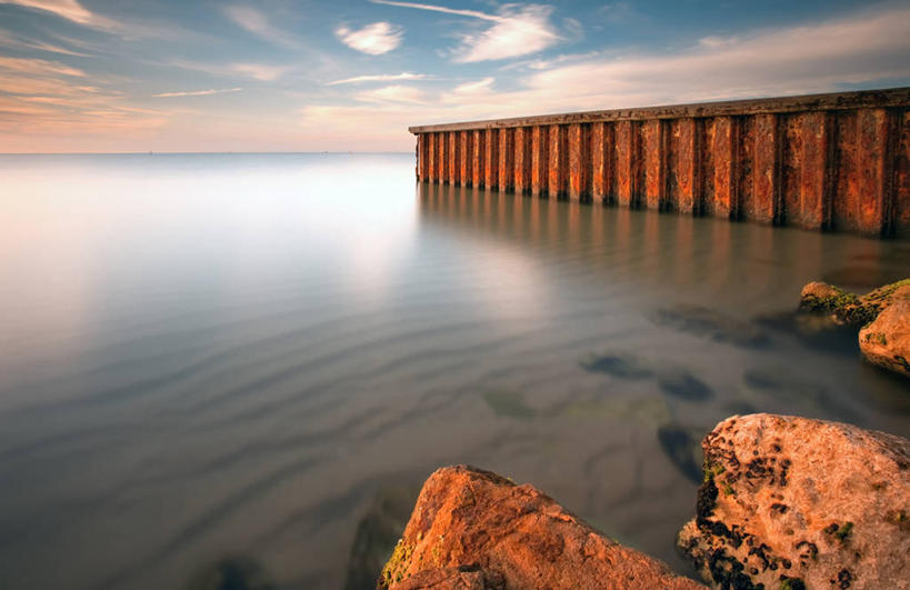 无人,码头,横图,室外,白天,海洋,法国,戛纳,生锈,水平线,云,天空,自然,摄影,宁静,腐蚀,侵蚀,腐化,锈迹斑斑,岩石,彩图