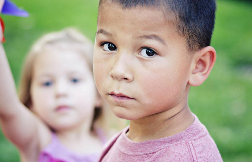 儿童,脸,头,脸颊,两个人,横图,室外,特写,白天,纯洁,美国,肩膀,小孩,可爱,童年,童趣,摄影,肖像,童真,烂漫,无邪,内华达州,悲哀,里诺,天真,男孩,女孩,孩子,头部,脸部,脸蛋,面部,彩图