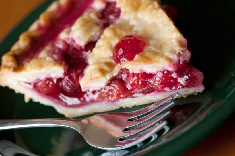 点心,面包,无人,横图,室内,特写,烘焙,美国,切开,叉,食品,面点,甜点,甜品,吐司,饮食,食物,糕点,盘子,甜食,切,摄影,法式面包,清新,剖面,吐司面包,切面,樱桃派,彩图,多士,听型面包