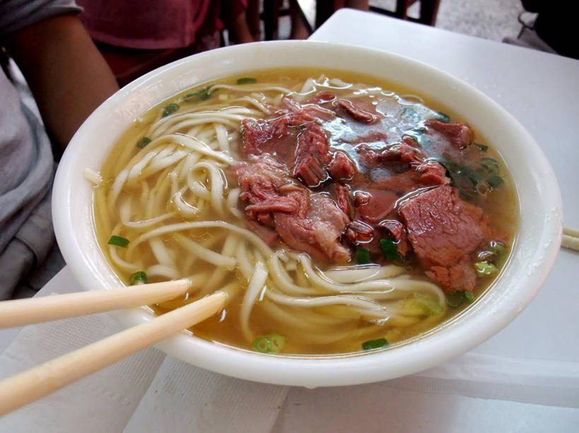 面条,横图,室内,白天,筷子,台湾,汤,牛肉,首都,汤碗,饮食,碗,摄影,清新,台北,面汤,彩图