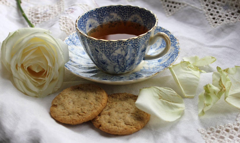 无人,横图,室内,特写,英国,曲奇,杯,饮食,桌布,花瓣,白色,茶碟,摄影,清新,牛津郡,茶杯,彩图
