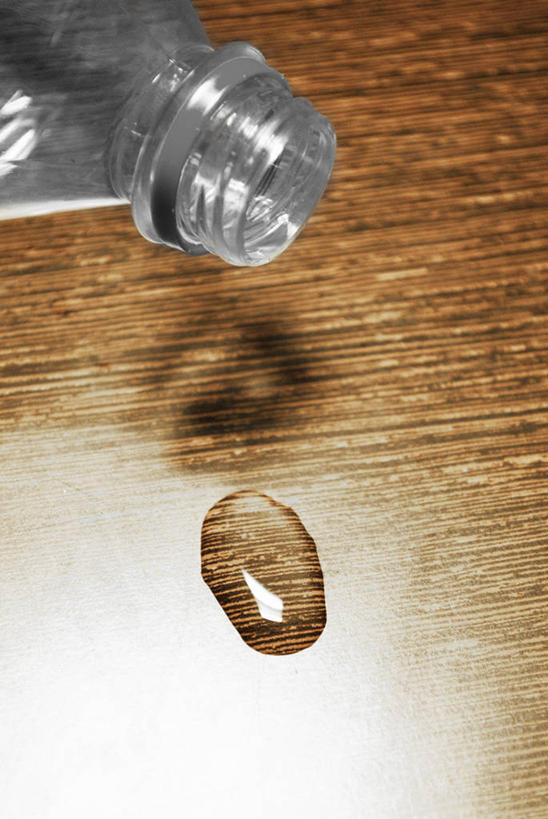 无人,竖图,室内,特写,白天,桌子,印度,反射,木制,木纹,塑胶,光,水滴,饮食,瓶子,冷饮,摄影,部分,纯净,结束,想法,哈里亚纳邦,彩图