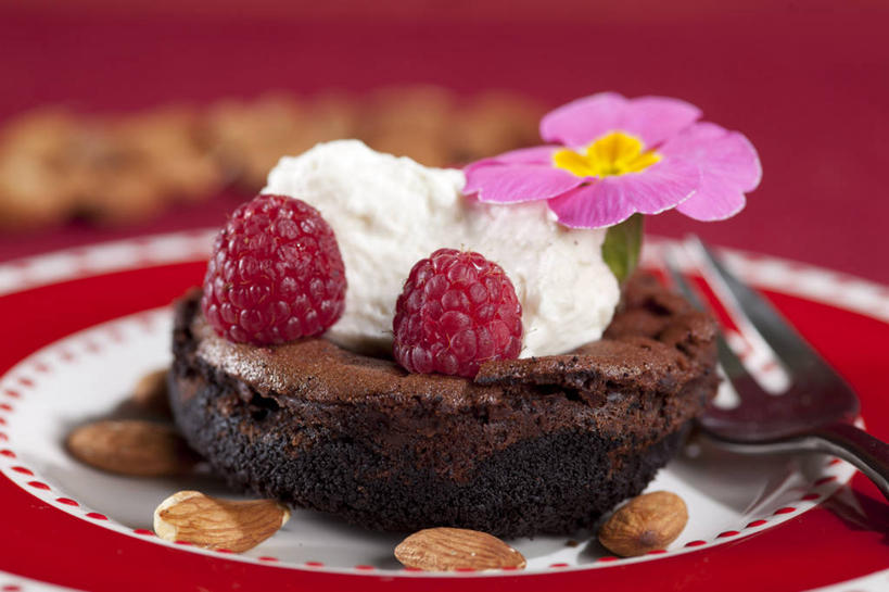 点心,无人,横图,室内,特写,烘焙,杏仁,美国,盛开,叉,食品,甜点,甜品,花蕾,饮食,花,花瓣,花朵,鲜花,食物,糕点,一朵,盘子,甜食,巧克力,花苞,花蕊,覆盆子,诱惑,摄影,清新,加利福尼亚,彩图,生奶油,鞭打,阿拉梅达