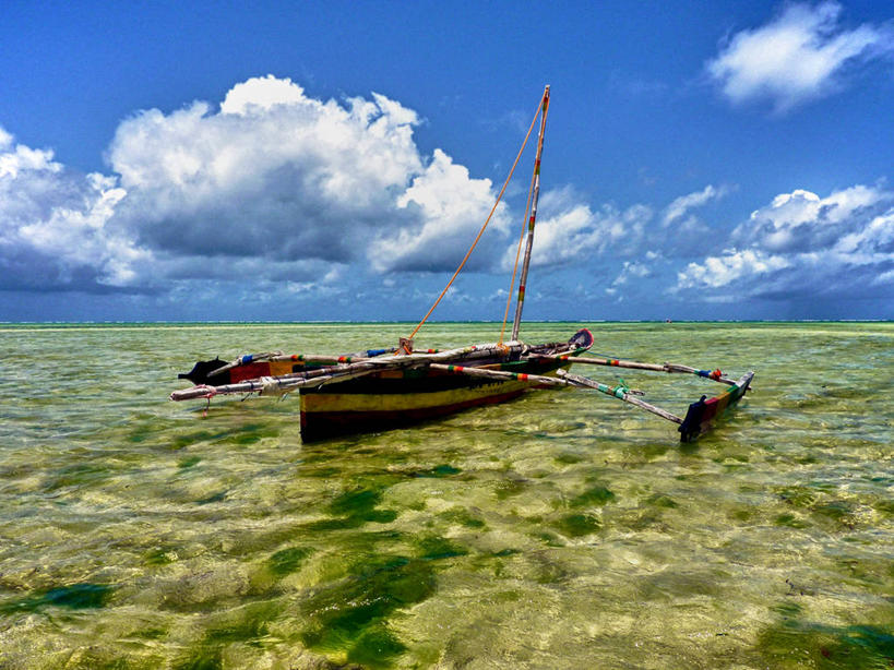 无人,横图,室外,白天,海洋,船,肯尼亚,波纹,反射,水平线,云,天空,自然,运输,摄影,宁静,彩图,双体船