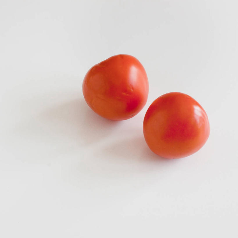 无人,方图,特写,白色背景,蔬菜,西红柿,西班牙,生食,食品,两个,摄影,简单,清新,健康食物,彩图,影棚拍摄