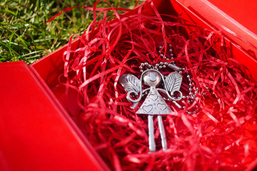 无人,横图,室外,白天,时尚,礼物,项链,北京,天使,庆祝,装饰,首都,盒子,红色,童年,摄影,美术工艺,彩图