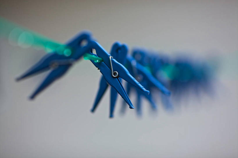 无人,横图,室外,特写,白天,爱尔兰,一排,吊挂,悬挂,整齐,挂,排列,洗衣服,蓝色,绿色,晾衣服,摄影,队列,衣夹,康诺特省,彩图