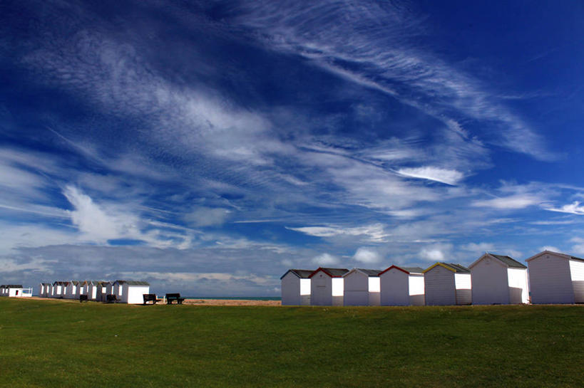 无人,横图,室外,白天,度假,英国,一排,整齐,云,草,排列,蓝色,天空,自然,摄影,队列,卷云,海滩,彩图