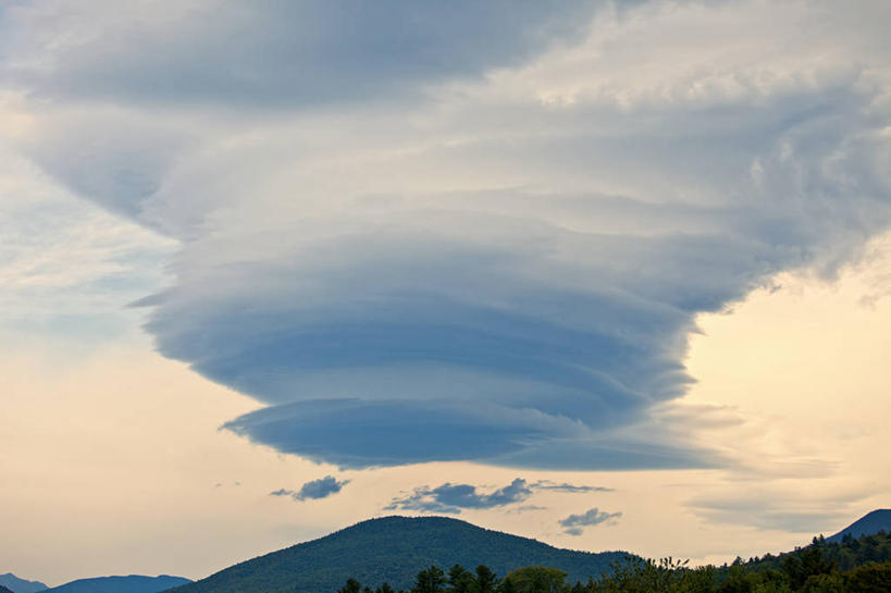 无人,横图,室外,山,美国,山顶,天气,树,天空,自然,黄昏,摄影,宁静,北美,北美洲,美洲,新罕布什尔州,北亚美利加洲,亚美利加洲,新罕布什尔,新罕布夏州,花岗岩州,花冈岩之州,滑雪之州,新英格兰,纽英仑,荚状云,彩图,美利坚合众国