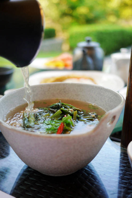 无人,竖图,室内,特写,白天,早餐,泰国,倒,准备,汤,食品,汤碗,饮食,普吉岛,米粉,摄影,健康食物,泰国食品,泰国文化,彩图