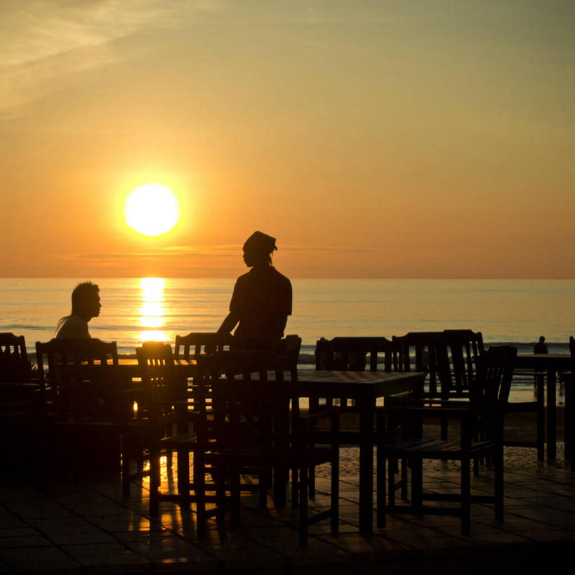 成年人,脸,头,脸颊,两个人,站,坐,方图,室外,海洋,日落,太阳,桌子,椅子,马来西亚,反射,水平线,顾客,肩膀,自然,服务,摄影,哥打基纳巴卢,沙巴州,头部,脸部,脸蛋,面部,半身,彩图