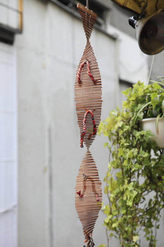 无人,商店,竖图,室外,白天,叶子,花盆,日本,吊挂,悬挂,日本文化,挂,喇叭,摄影,想法,美术工艺,彩图