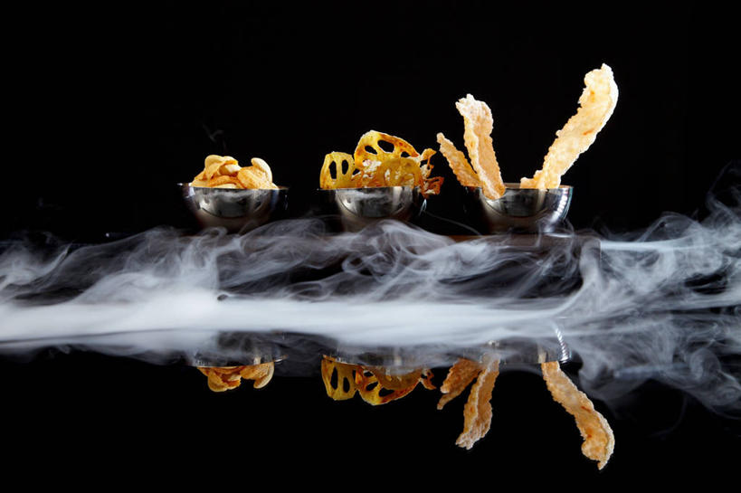 无人,横图,特写,曼谷,泰国,黑色背景,并排,反射,食品,首都,小吃,饮食,碗,烟,摄影,多样,分子结构,清新,健康食物,想法,彩图,影棚拍摄,液氮