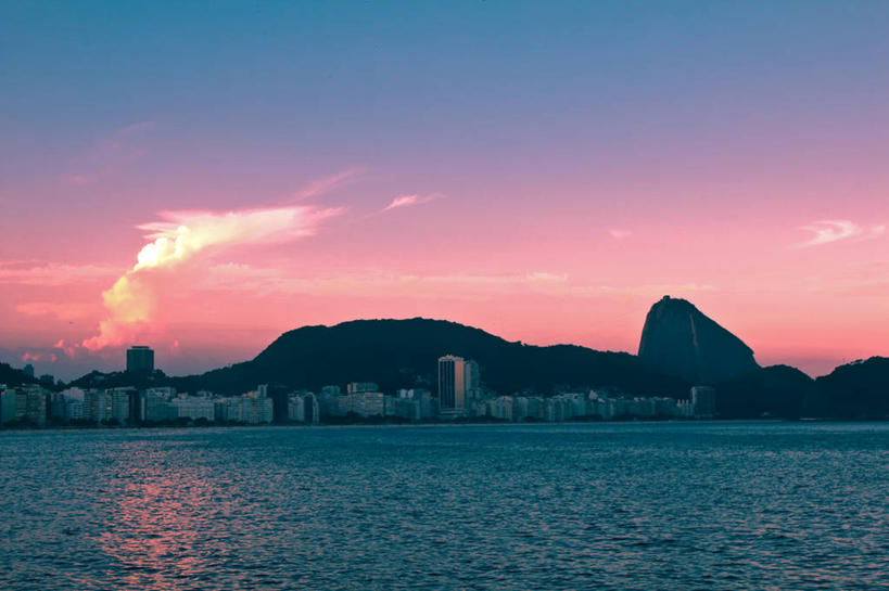 无人,横图,室外,海洋,日落,山,建筑,巴西,晚霞,霞光,云,落日,天空,自然,黄昏,彩霞,摄影,宁静,里约热内卢,里约热内卢州,夕照,薄暮,甜面包山,科巴卡巴纳海滩,夕阳,彩图,傍晚,斜阳