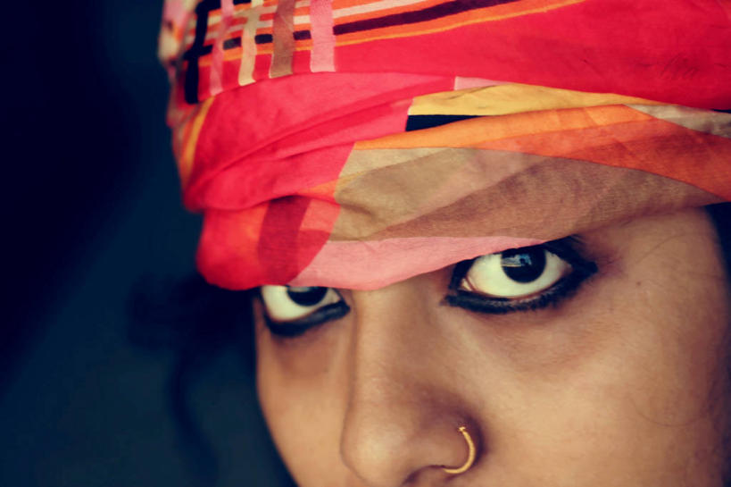 成年人,一个人,横图,室内,特写,信心,孟加拉国,亚洲,仅一个年轻女性,仅一个女性,仅一个人,头巾,头饰,首都,发饰,眼影,个性,摄影,部分,肖像,南亚,鼻钉,孟加拉人民共和国,达卡,年轻女性,女人,女性,印度人,年轻人,彩图