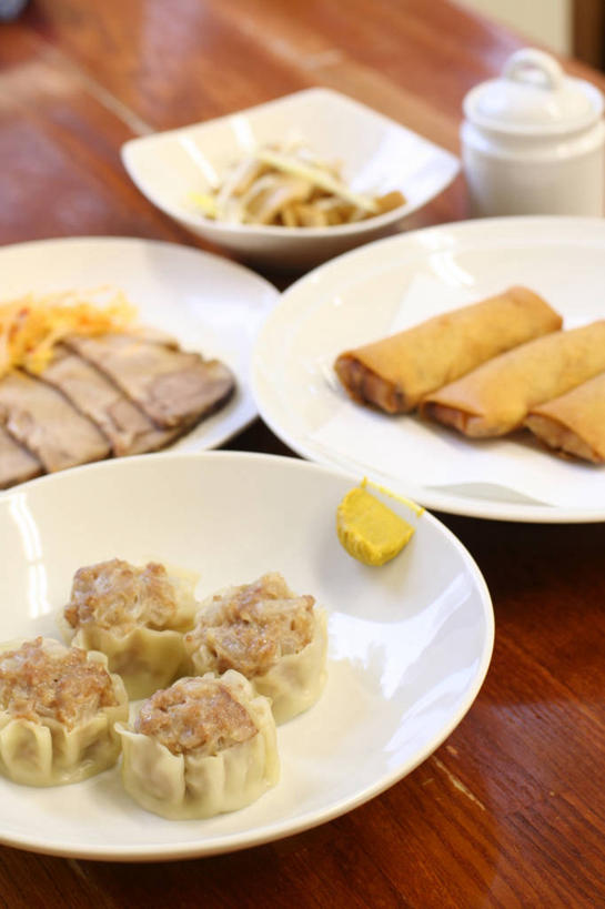 点心,无人,竖图,室内,特写,日本,日本文化,木制,烧卖,春卷,饮食,白色,盘子,碗,摄影,中国文化,健康食物,彩图