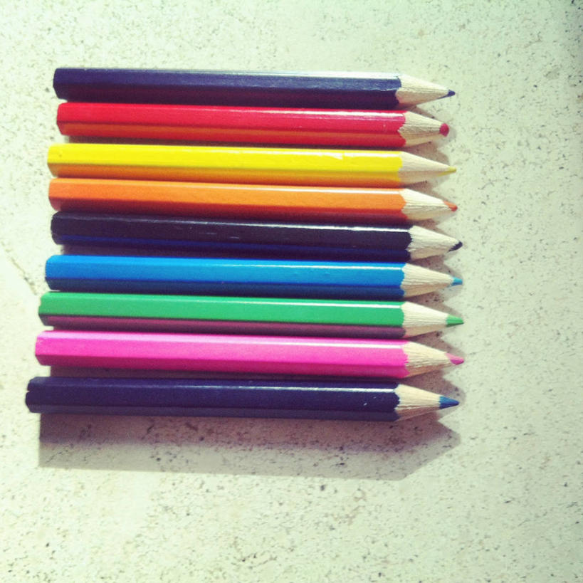 无人,竖图,方图,俯视,室内,特写,新加坡,一排,整齐,排列,铅笔,童年,摄影,多样,队列,美术工艺,彩图,高角度拍摄,彩色铅笔