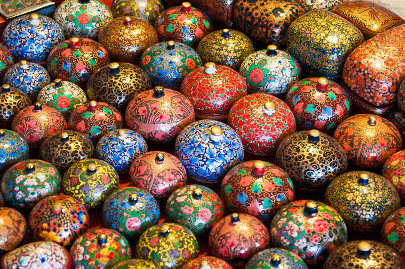 无人,横图,室内,背景,窗户,落地窗,橱窗,印度,许多,丰富,很多,玻璃窗,容器,零售,摄影,多样,创造力,手艺,选择,玻璃橱窗,式样,彩图,全画面,全框架,全帧,全画幅