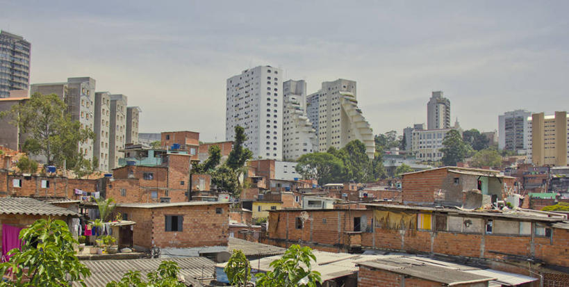 无人,横图,室外,白天,天际线,城市,建筑,摩天大楼,巴西,房屋,云,树,天空,摄影,反差,贫民窟,彩图