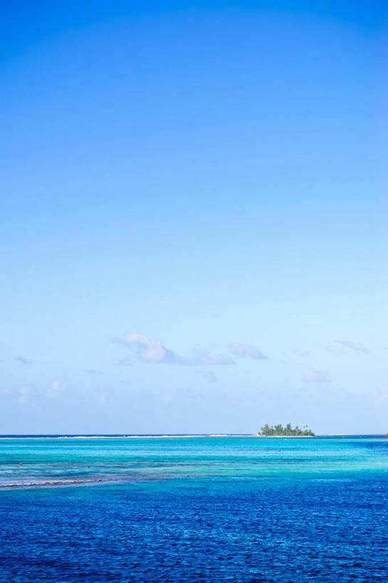 无人,竖图,室外,白天,留白,海洋,美景,岛,景观,水平线,云,蓝色,风景,天空,自然,景色,摄影,宁静,自然风光,法属玻利尼西亚,塔西提岛,彩图,法国海外领土