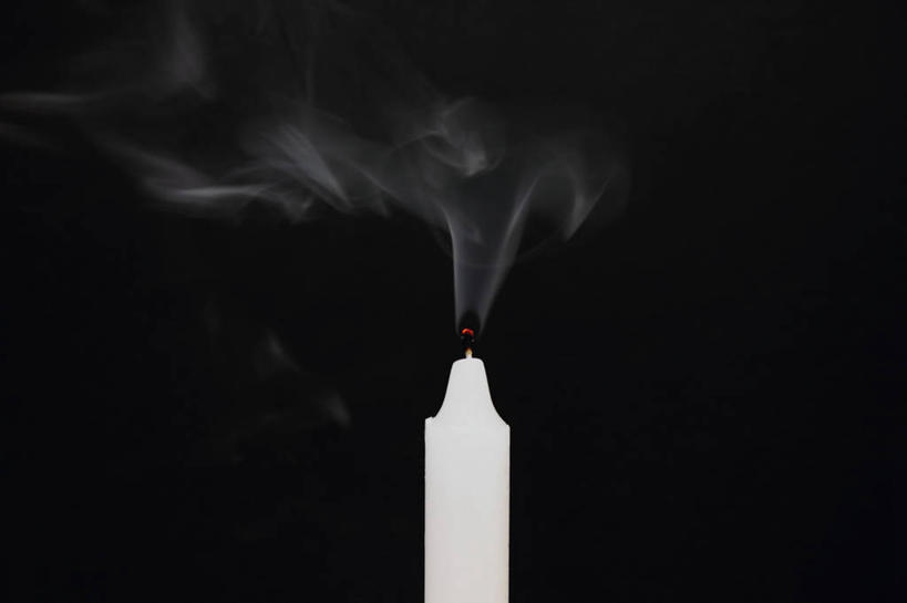 无人,横图,特写,蜡烛,英国,黑色背景,一个,白色,烟,摄影,单个,马盖特,彩图,影棚拍摄