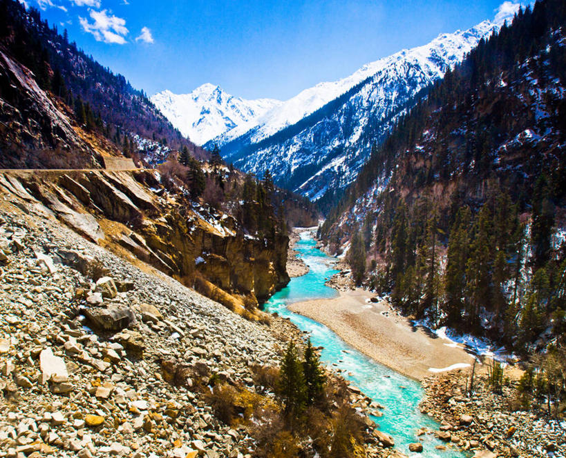 无人,横图,俯视,室外,白天,河流,美景,山,山脉,水,雪,中国,景观,云,冬天,雅鲁藏布江,树,风景,天空,自然,景色,寒冷,摄影,宁静,自然风光,西藏自治区,彩图,高角度拍摄