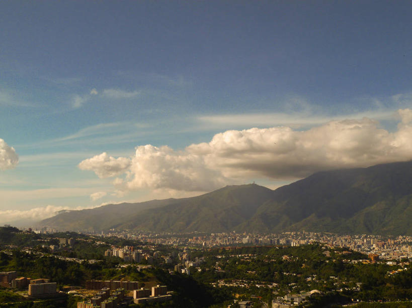 无人,横图,俯视,航拍,室外,白天,度假,美景,山,山脉,天际线,城市风光,城市,委内瑞拉,景观,云,首都,娱乐,风景,天空,自然,享受,休闲,景色,南美,放松,摄影,南美洲,拉丁美洲,鸟瞰,美洲,亚美利加洲,南亚美利加洲,加拉加斯,委内瑞拉玻利瓦尔共和国,彩图,高角度拍摄,米兰达