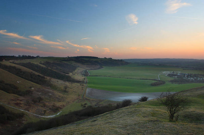 无人,横图,室外,旅游,度假,美景,山,山脉,英国,地平线,地形,景观,云,辽阔,地面,娱乐,草,风景,天空,自然,黄昏,享受,休闲,广阔,景色,放松,摄影,宁静,一望无际,自然风光,延伸,天地相交,无边无际,一马平川,贝德福德郡,彩图