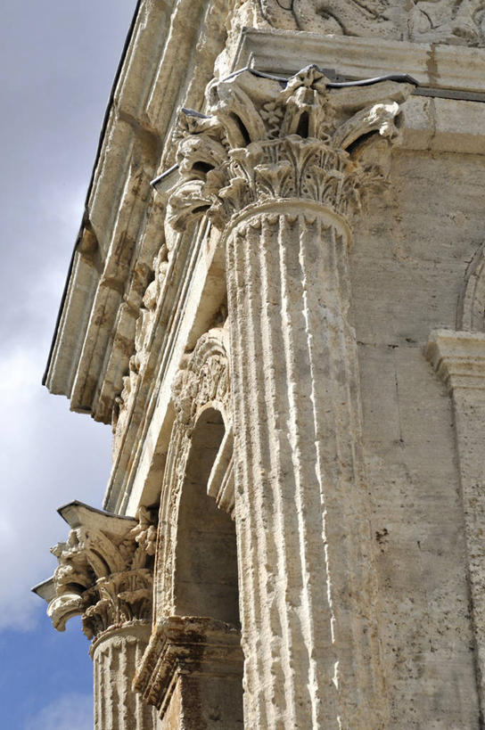 无人,竖图,室外,白天,仰视,城市,建筑,法国,历史,古罗马,废墟,摄影,考古学,圣雷米,彩图,低角度拍摄