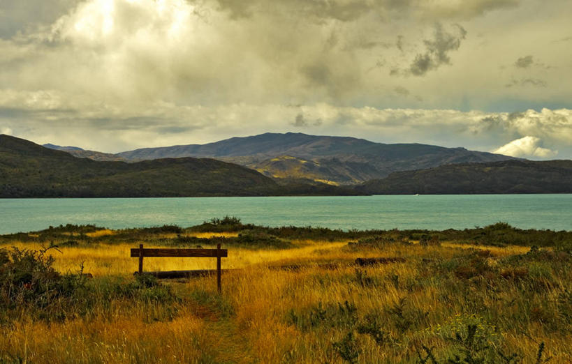 无人,横图,室外,白天,山,日光,智利,长椅,篱笆,云,草,风景,天空,自然,摄影,生长,宁静,百内国家公园,彩图,澎湖