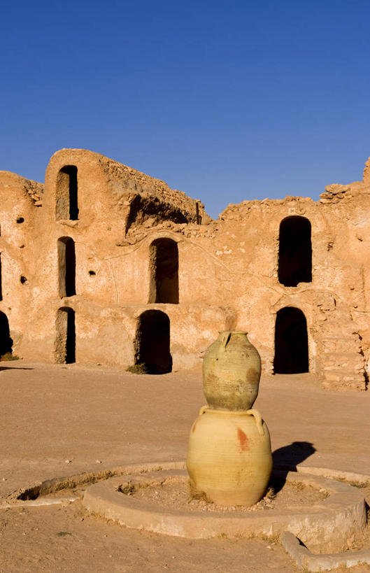 无人,竖图,室外,白天,建筑,突尼斯,废弃,乡村,废墟,水壶,摄影,报废,废物,丢弃,放弃,抛弃,古代文明,摈弃,彩图,旅行,吉布地,屏弃,摈斥,摒除,柏柏尔人