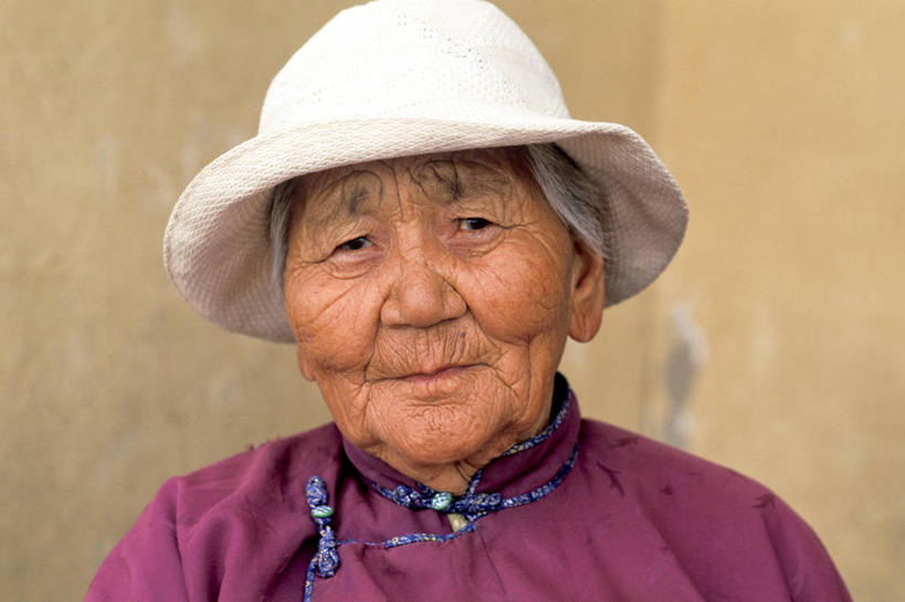 成年人,老年人,脸,头,脸颊,皱纹,一个人,横图,室外,白天,正面,帽子,蒙古,仅一个女性,仅一个人,首都,肩膀,摄影,仅一个老年女性,退休,肖像,乌兰巴托,老年女性,女人,女性,头部,脸部,脸蛋,面部,彩图