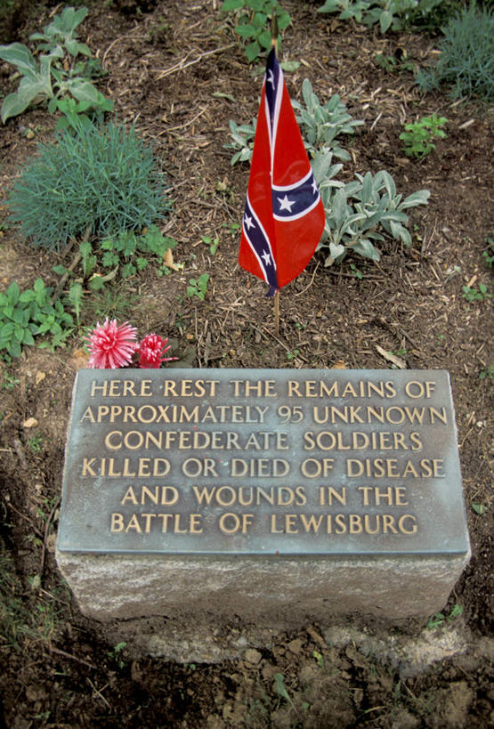 无人,竖图,俯视,室外,白天,旗帜,美国,军事,历史,墓地,摄影,纪念,留念,英文字母,记忆,怀念,西弗吉尼亚,美国内战,彩图,高角度拍摄,旅行