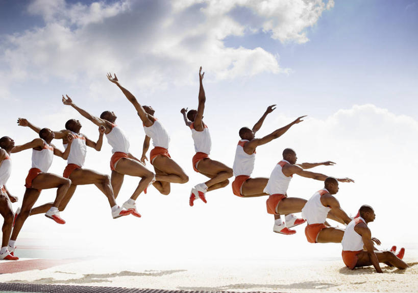 西方人,一个人,无人,运动员,跳,举,横图,室内,白天,正面,运动服,锻炼,快乐,比赛,运动,竞争,数码,科技,跳远,欧洲,非洲,黑人,欧洲人,仅一个男性,仅一个人,阴影,服装,裤子,过程,光线,网络,影子,田径,云,云朵,半空,高光,几何,计算机图形,合成,云彩,娱乐,运动裤,仅一个年轻男性,衣服,蓝色,白云,蓝天,天空,阳光,天,托,休闲,服饰,晴朗,成长,电脑合成图,数码合成图,体育运动,衣着,合成图,穿着,田径运动,发展,写实,具体,具象,衣饰,历程,体育,男人,男性,年轻男性,非洲人,晴空,体育运动员,运动选手,举起,举手,举着,跳跃,向上举,向上伸,向上托,半身,彩图,健身,急行跳远,运动装