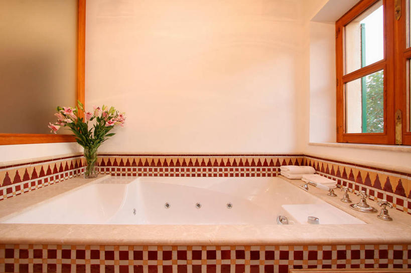 无人,家,横图,室内,白天,浴室,建筑,日光,西班牙,欧洲,干净,浴盆,建造,化妆室,厕所