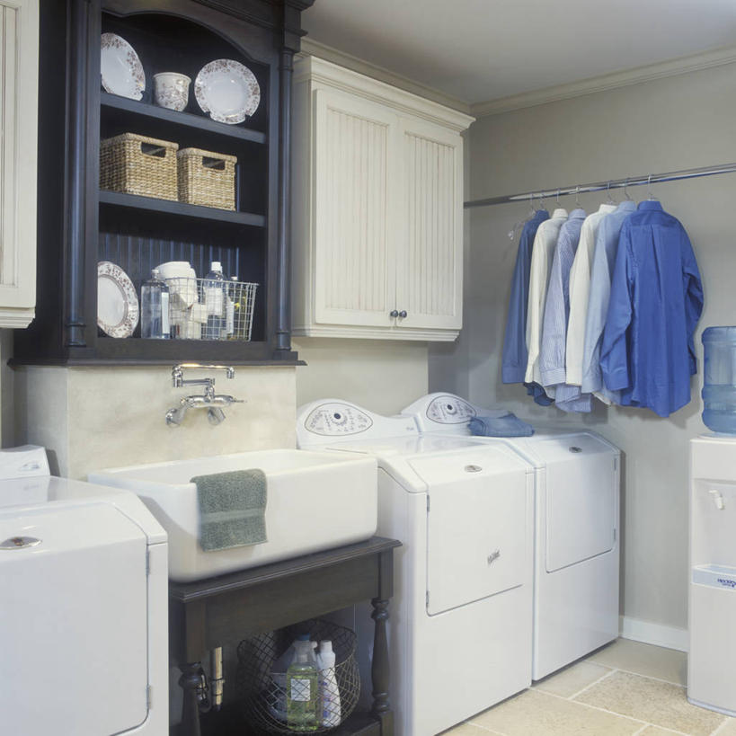 柜子,木制,瓷砖,篮子,水槽,支架,陶瓷制品,干净,现代,架子,洗衣服,绿色,白色,黑色,瓶子,毛巾,奶油,米色,柳条,垫圈,干衣机,当代