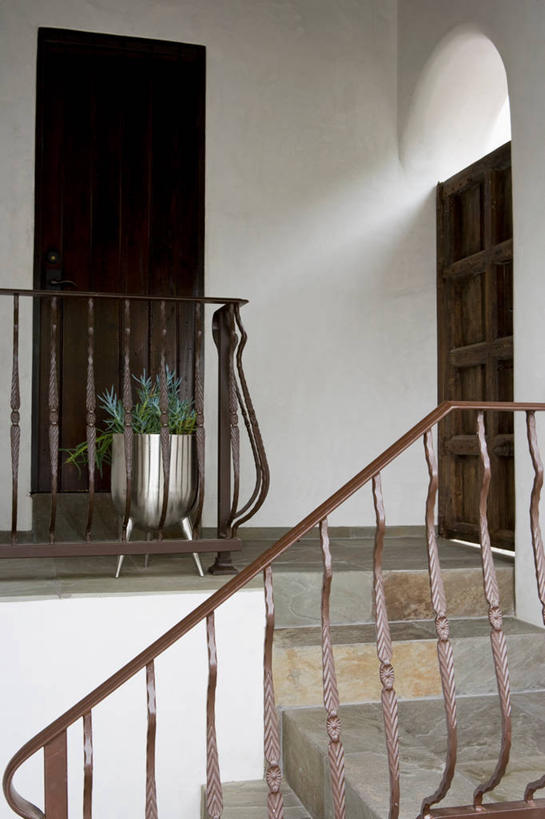 无人,栏杆,竖图,室外,白天,楼梯,门,建筑,日光,美国,建造,北美,加利福尼亚,铁艺,好莱坞