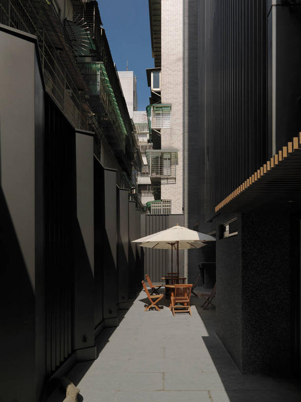 无人,办公室,竖图,室外,白天,桌子,建筑,台湾,日光,亚洲,伞,公寓,院子,现代,建造,后背,台北