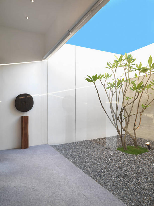 无人,竖图,室外,白天,留白,建筑,雕塑,台湾,日光,亚洲,艺术,雕像,地形,现代,树,白色,建造,沙砾,台北