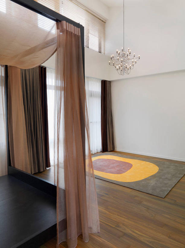 无人,家,竖图,室内,白天,建材,地板,地毯,卧室,建筑,纺织品,台湾,日光,亚洲,装饰,木制,材料,毛毯,木板,木材,毯子,光,公寓,地面,现代,木地板,木柴,纺织,垫子,温暖,建造,木料,华丽,修饰,点缀,水晶吊灯,建筑材料,衬托,美观,雅致,雅观,硬木,当代,床架