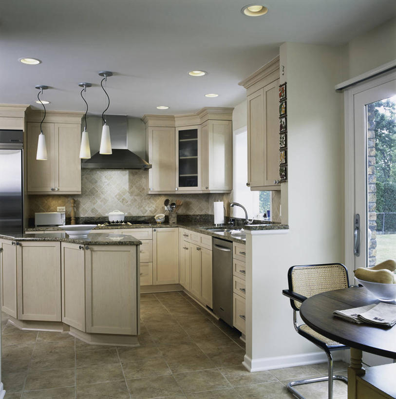 家,白天,厨房,窗户,柜子,门,天花板,桌子,一排,不锈钢,整齐,木制,砂锅,水槽,房屋,干净,现代,排列,白色,米色,模具,砖地,花岗岩,卷筒纸,队列,式样,设计,当代,塑造