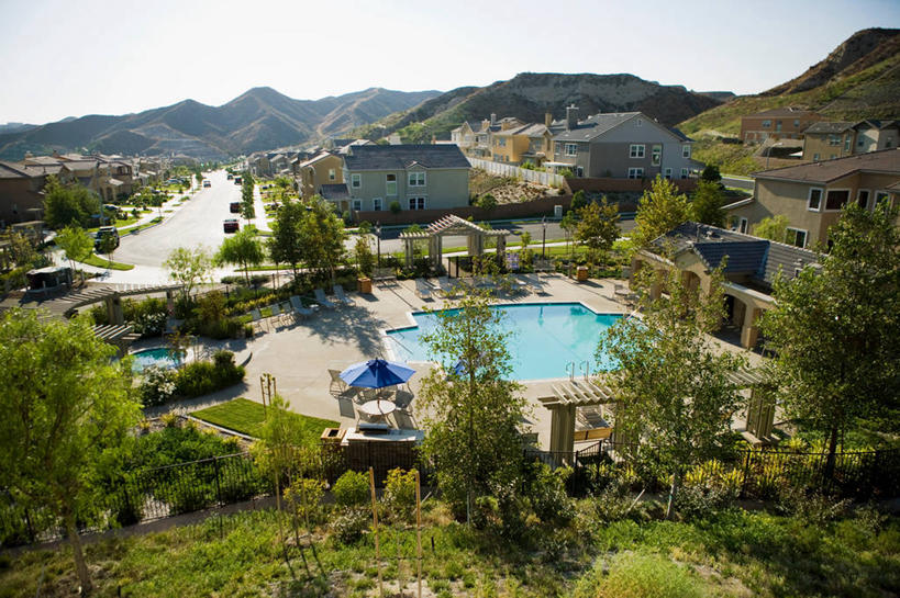 无人,家庭,游泳池,横图,室外,白天,草坪,建筑,日光,美国,球袋,地形,瓦,水泥,社区,夏天,建造,北美,建筑材料