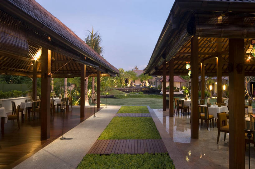 无人,家,横图,室外,餐桌,家具,桌子,建筑,印度尼西亚,亚洲,饭厅,墙,现代,黄昏,打开,建造,开启,亭台楼阁