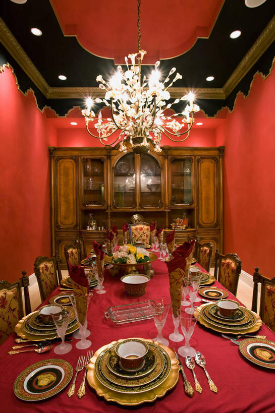 无人,家,竖图,室内,餐桌,家具,桌子,建筑,美国,饭厅,墙,光,墙壁,墙面,红色,自助餐,建造,北美,高雅,华贵,水晶吊灯,佛罗里达