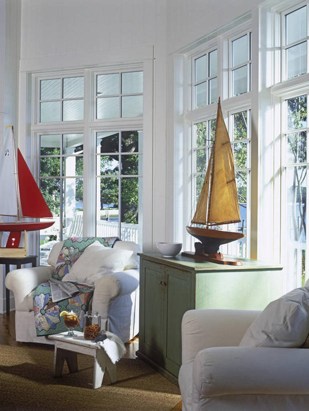 帆船,家,竖图,别墅,窗户,船,木制,房屋,屋子,公寓,冰块,脚凳,陶瓷制品,干净,洋房,楼房,住宅,黄色,红色,绿色,白色,模型,碗,交通工具,夏天,放松,航海,起居室,舒适,扶手椅,简单,载具,棉被,收集,冰茶,房子