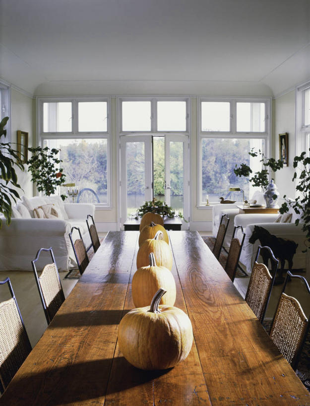 家,竖图,白天,重复,门,沙发,日光,木制,房屋,干净,白色,季节,起居室,带领,秋天,当代