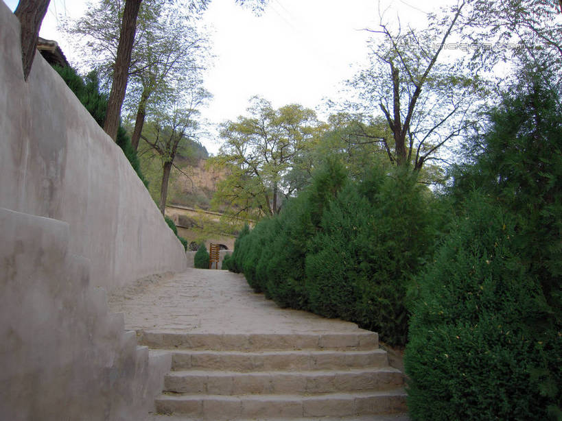 无人,栏杆,横图,室外,白天,正面,旅游,度假,美景,山,山脉,树林,植物,楼梯,中国,亚洲,阴影,光线,扶手,影子,阶梯,墙,景观,山峰,山峦,娱乐,护栏,墙壁,墙面,台阶,树,树木,绿色,阳光,自然,群山,享受,休闲,景色,放松,生长,成长,自然风光,东亚,陕西,陕西省,中华人民共和国,西北地区,陕,延安,延安市,彩图,hascy1