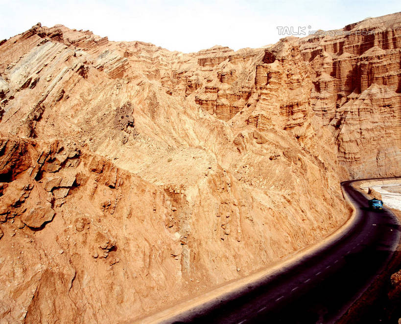 无人,横图,室外,白天,正面,旅游,度假,石头,美景,山,山脉,道路,路,中国,亚洲,阴影,曲折,弯曲,光线,石子,影子,景观,山峰,小路,交通,山峦,娱乐,天空,阳光,自然,群山,天,享受,休闲,景色,放松,蜿蜒,乡间小路,自然风光,东亚,库车,新疆,中华人民共和国,新疆维吾尔自治区,西北地区,石块,岩石,彩图,阿克苏地区,库车县,新,shcm1