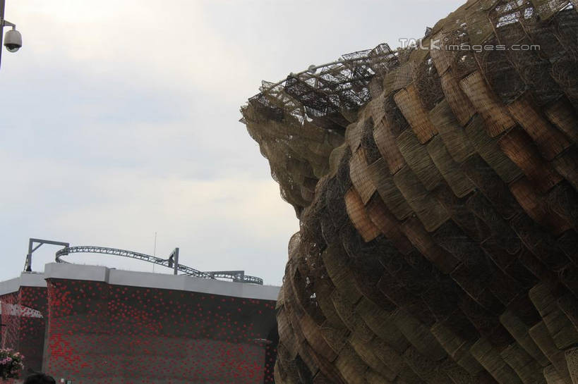 无人,横图,室外,白天,仰视,度假,美景,城市风光,标志建筑,城市,地标,建筑,上海,中国,亚洲,墙,景观,娱乐,建设,墙壁,墙面,天空,天,享受,休闲,上海世博馆,世博馆,西班牙馆,瑞士馆,上海世博会,世博,世博会,景色,放松,申,东亚,世博园,上海市,中华人民共和国,沪,华东地区,彩图,低角度拍摄,瑞士国家馆,西班牙国家馆,shcy1