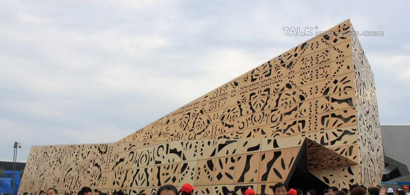 东方人,站,走,横图,室外,白天,仰视,度假,美景,城市风光,标志建筑,城市,地标,建筑,上海,中国,亚洲,行人,游客,游人,服装,墙,景观,云,云朵,许多人,云彩,休闲装,黄种人,娱乐,建设,路人,旅客,墙壁,墙面,衣服,蓝色,白云,蓝天,天空,天,站着,一群人,享受,休闲,休闲服,上海世博馆,世博馆,波兰馆,上海世博会,世博,世博会,景色,放松,服饰,晴朗,申,东亚,世博园,上海市,中华人民共和国,沪,华东地区,过客,男人,男性,年轻男性,年轻女性,女人,女性,亚洲人,晴空,步行,散步,站立,走路,半身,彩图,低角度拍摄,波兰国家馆,shcy1